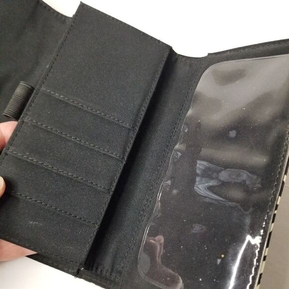 Fossil animal print wallet multiple pockets black interior - Picture 8 of 12